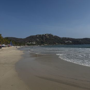 Villa Mexicana - Hotels Near Me - Playa La Ropa, GRO