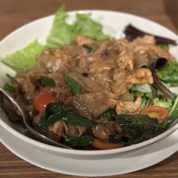 Sumran Thai Cuisine - Pad Kee Mao - Thai Near Me - Westminster, California Sumran Thai Cuisine - Pad Kee Mao - Thai Near Me - Westminster, California