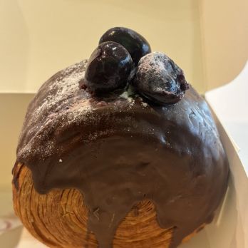 Le Belisse Cafe  - Black Forest roll - Desserts Near Me - Vancouver, British Columbia