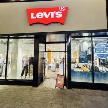 Levi’s Store - Men's Clothing Near Me - Torrance, California