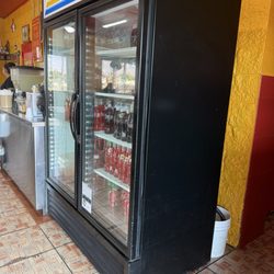 Taqueria Mary - Drink fridge