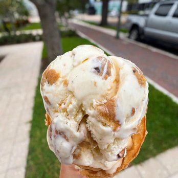 Van Leeuwen - Praline Butter Cake - Ice Cream & Frozen Yogurt Near Me - Delray Beach, Florida Van Leeuwen - Praline Butter Cake - Ice Cream & Frozen Yogurt Near Me - Delray Beach, Florida