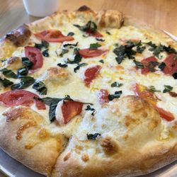 Stoned Pizza Kitchen - Margarita pizza
