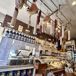 Monica's Mercato - Inside