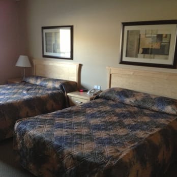 Best Canadian Motor Inns - Regular room - Hotels Near Me - Hinton, Alberta Best Canadian Motor Inns - Regular room - Hotels Near Me - Hinton, Alberta