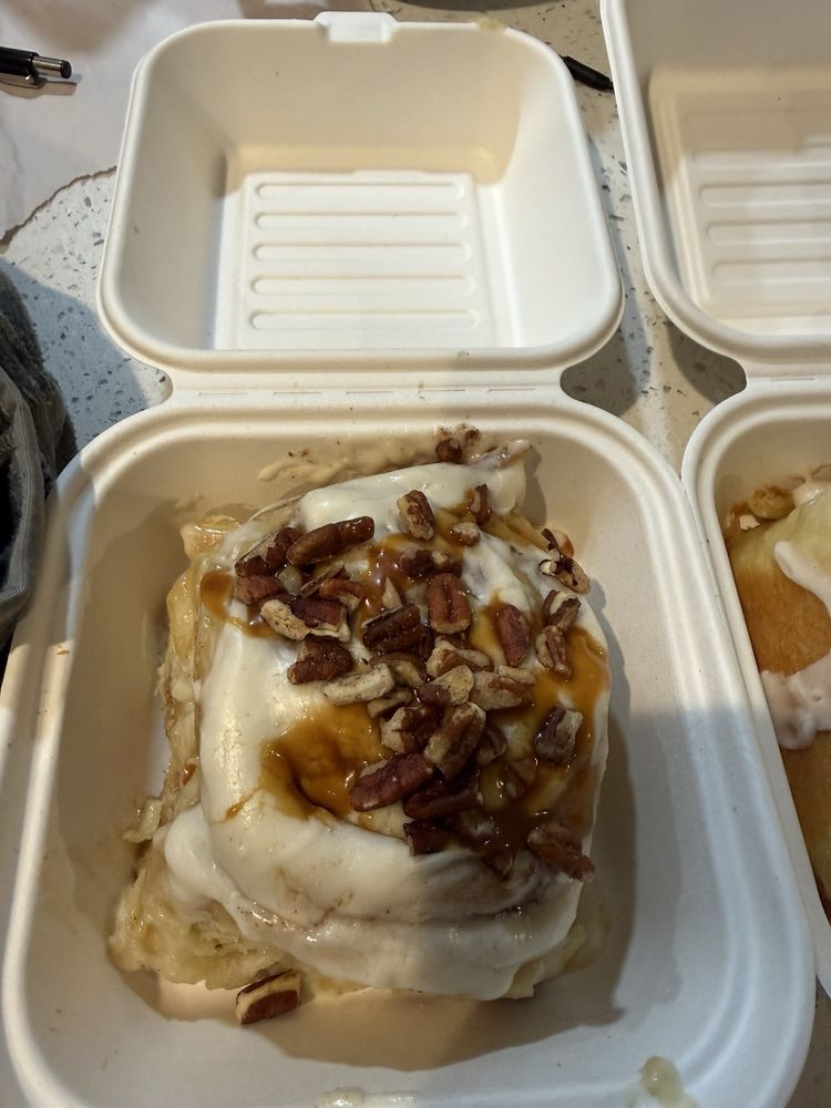 Wildflour Bakehouse & Catering Logo