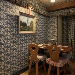 The Six Bells - inside
