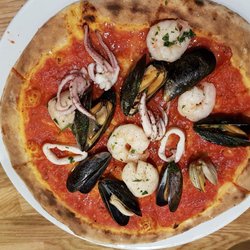 Celino's - Pizza frutti do mare. How rare it is for me to find a pizza without cheese!