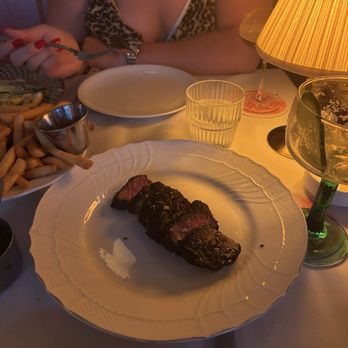 Sunny's Steakhouse - Cocktail Bars Near Me - Miami, Florida