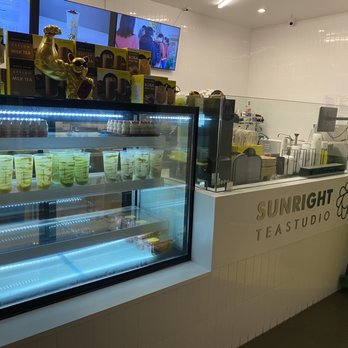 Sunright Tea Studio - Eastvale - Interior decor - Bubble Tea Near Me - Eastvale, California