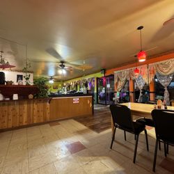 Pho & Thai Restaurant - Main restaurant area