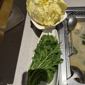 Haidilao Hotpot - Hot Pot Near Me - Los Angeles, California