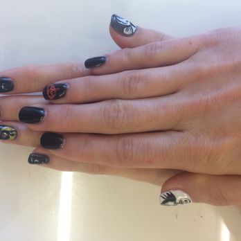 Born Pretty Nails & Spa - Amazing Nightmare Before Christmas design - Waxing Near Me - Stoneham, Massachusetts
