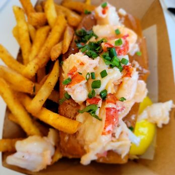 Hook & Anchor - Lobster roll yummy - Seafood Near Me - Costa Mesa, California Hook & Anchor - Lobster roll yummy - Seafood Near Me - Costa Mesa, California