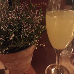 The Queen & Castle - Bellini on a Friday...