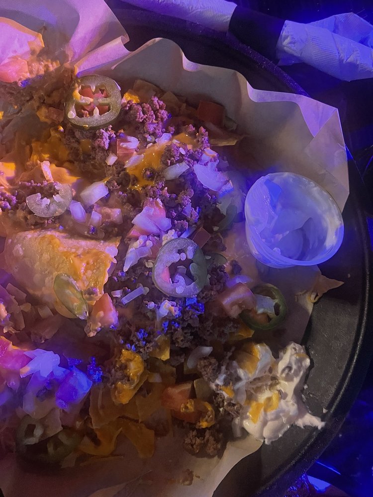 FORD PATIO BAR & GRILL Updated August 2024 51 Photos & 33 Reviews