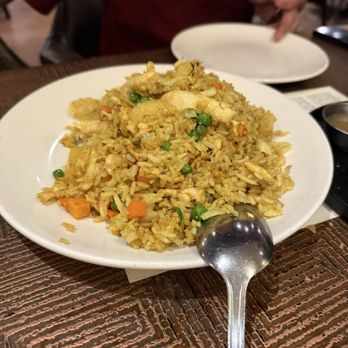 Royal China Restaurant - Chicken Curry Fried Rice and Pineapple - Szechuan Near Me - Dallas, Texas Royal China Restaurant - Chicken Curry Fried Rice and Pineapple - Szechuan Near Me - Dallas, Texas