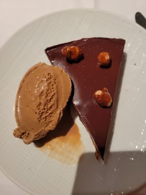 Brasserie Lazare Paris by null