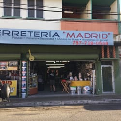 Ferretería Madrid - The entrance