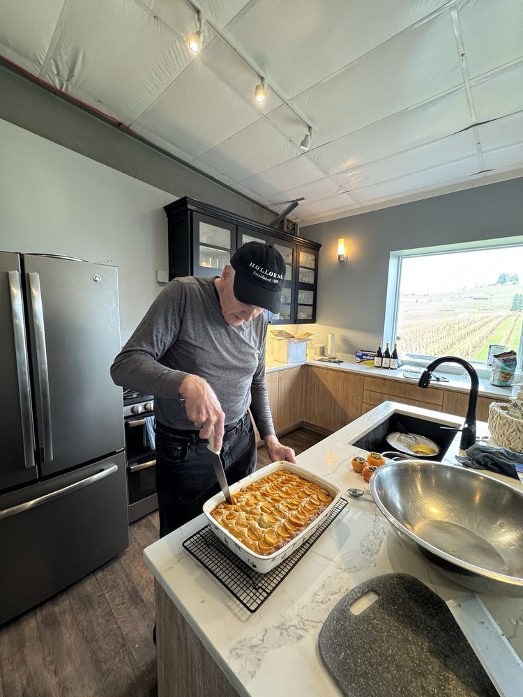 Holloran Vineyard Wines Logo