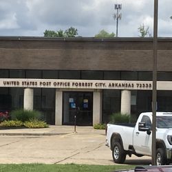 US Post Office - view of front of Forrest City, Arkansas post office building