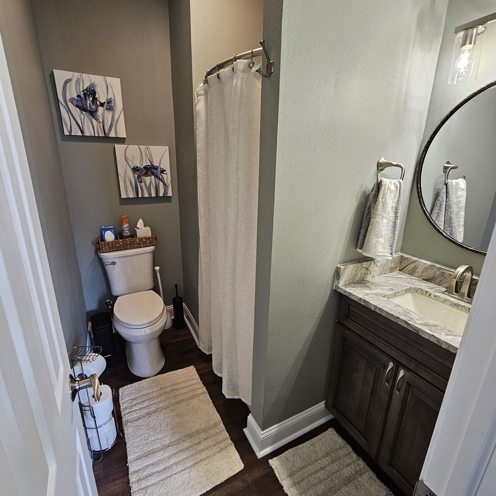 Royalty Paint & Home improvements - 3/4 bath. Removed popcorn ceiling and then painted entire room including doors, base, and casing. - Painters Near Me Royalty Paint & Home improvements - 3/4 bath. Removed popcorn ceiling and then painted entire room including doors, base, and casing. - Painters Near Me