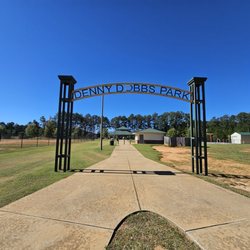 Denny Dobbs Park - Park arch