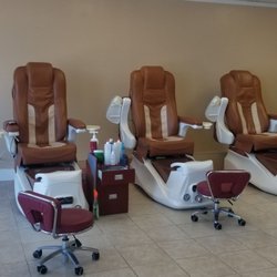 Lucky Nail Salon