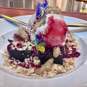 Schooners Monterey - Brownie Sundae - Seafood Near Me - Monterey, California Schooners Monterey - Brownie Sundae - Seafood Near Me - Monterey, California