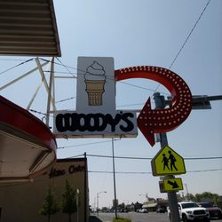 Woody's Drive-In - I just love old classic signs
