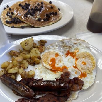 Platters Restaurant - Bacon sausage home fries egg and pancake - American Near Me - New Bedford, Massachusetts Platters Restaurant - Bacon sausage home fries egg and pancake - American Near Me - New Bedford, Massachusetts