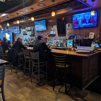 Duff's Famous Wings - Bar - Chicken Wings Near Me - Niagara Falls, New York Duff's Famous Wings - Bar - Chicken Wings Near Me - Niagara Falls, New York