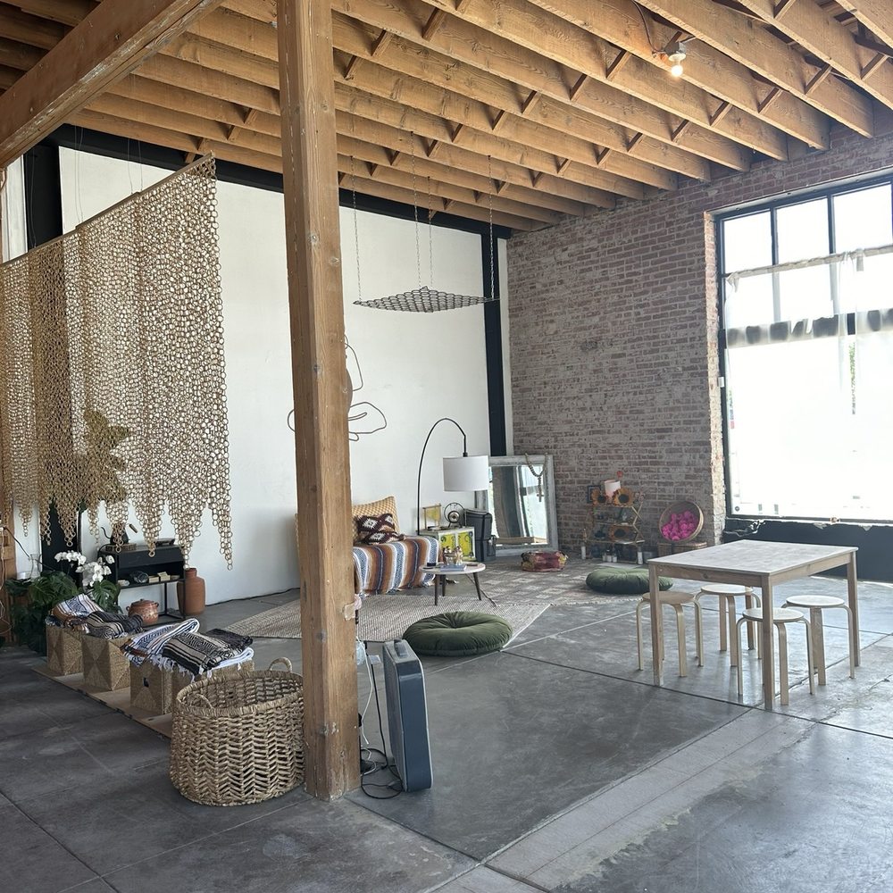 ARTime BARRO - Paint-Your-Own Pottery Near Me - Santa Monica, California ARTime BARRO - Paint-Your-Own Pottery Near Me - Santa Monica, California