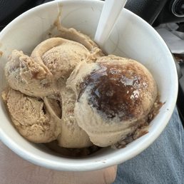 Vegan salted caramel ice cream Vegan salted caramel ice cream