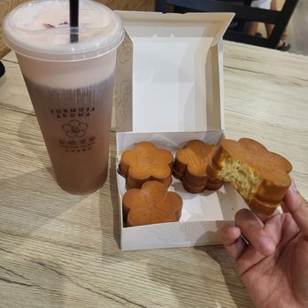 Formosa Aroma - rose cream foam milk tea Formosa Umeyaki - Bubble Tea Near Me - Alhambra, California