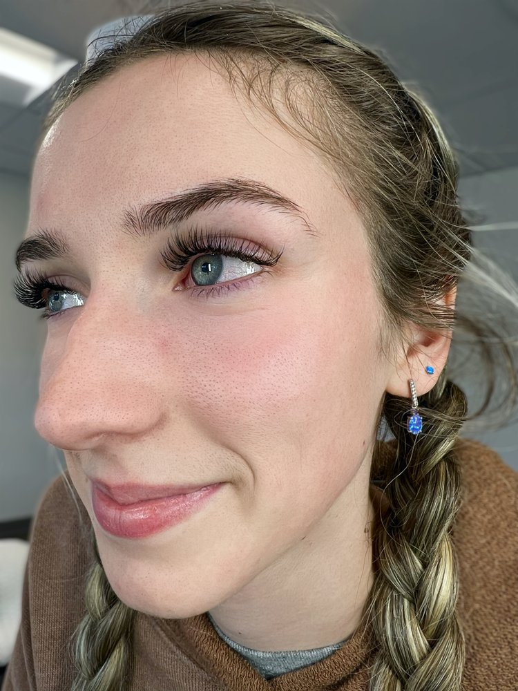 Groovy Lash by Khiana Logo