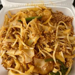 Pho Que Huong - Shrimp Pad Thai Flat Noodles