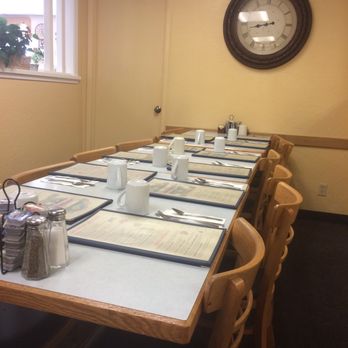 Sweetpeas - There are a couple tables for larger parties - Breakfast & Brunch Near Me - Auburn, California Sweetpeas - There are a couple tables for larger parties - Breakfast & Brunch Near Me - Auburn, California