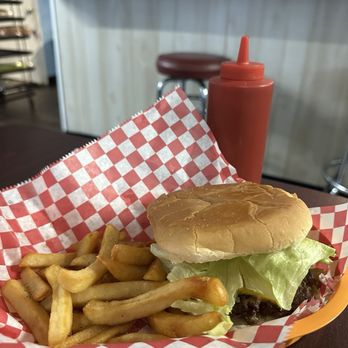 Tammy’s Diner - Cheeseburger with Mayonnaise, Mustard, Lettuce and Pickle, side of French Fries. - American Near Me - Ringgold, Virginia Tammy’s Diner - Cheeseburger with Mayonnaise, Mustard, Lettuce and Pickle, side of French Fries. - American Near Me - Ringgold, Virginia