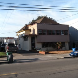 Alameda Periodontics - Street view with entrance to parking lot in rear
