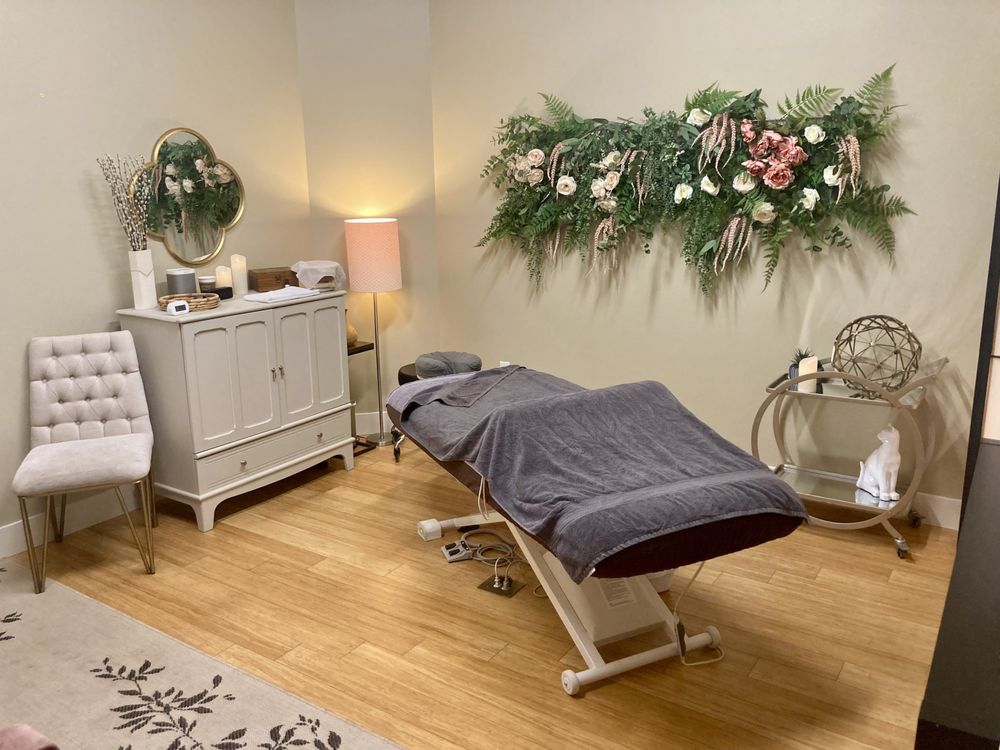 Moonwise Massage Logo