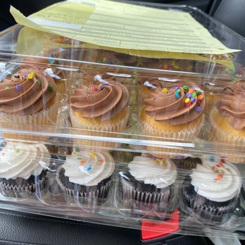 Safeway - Cupcakes - Grocery Near Me - Tigard, Oregon