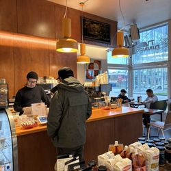 TV Dinner Market & Café - Bar