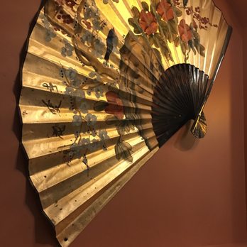 Yi Sushi - I'm a fan of the decor !!!!! - Sushi Bars Near Me - El Cajon, California