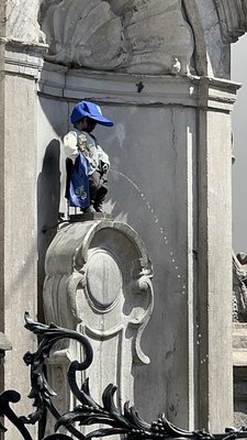 Manneken Pis by null