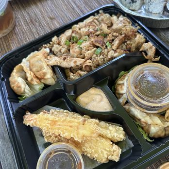 Sonny's Grinders - Bento Box - Food Trucks Near Me - Southbury, Connecticut Sonny's Grinders - Bento Box - Food Trucks Near Me - Southbury, Connecticut