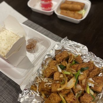 August Moon Chinese Restaurant - Mongolian tofu Side of white rice - Chinese Near Me - Sammamish, Washington August Moon Chinese Restaurant - Mongolian tofu Side of white rice - Chinese Near Me - Sammamish, Washington