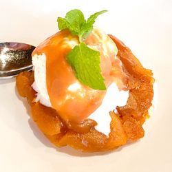 Boca Pizzeria - Novato - Warm apple tart - soooo yummy!
