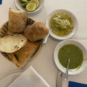Entremar - Complementary bread and sauces - Mexican Near Me - México, D.F., DIF
