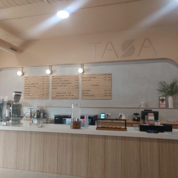 Tasa Coffee Roasters - Ambiance - Coffee Roasteries Near Me - Chicago, Illinois